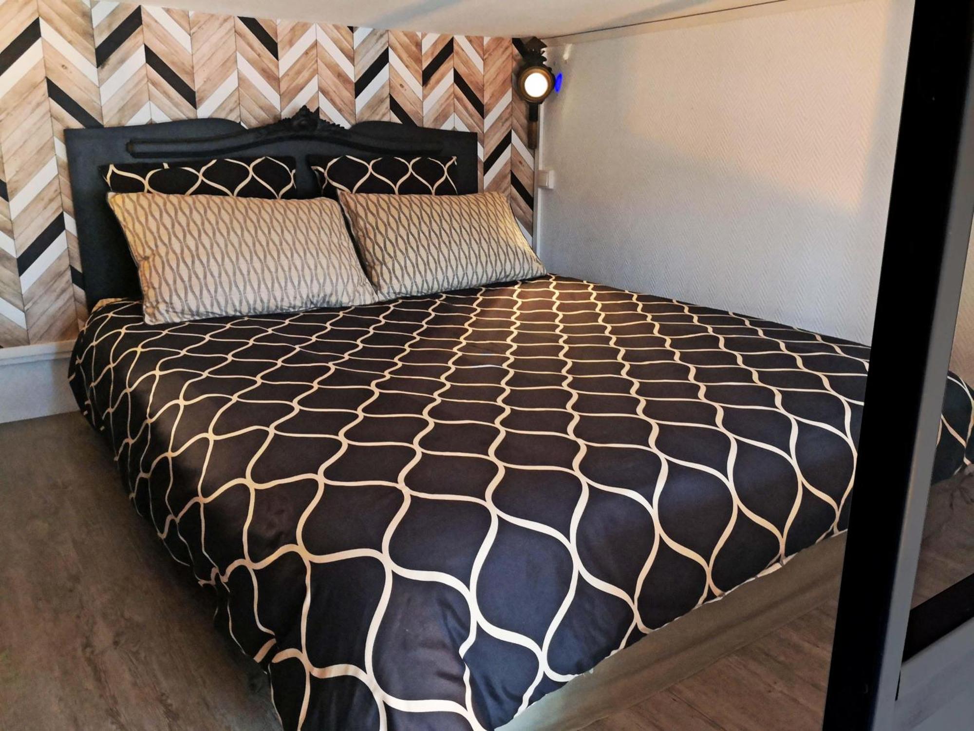 L'Intimiste A St Lo - Studio Duplex Prive - Atypique - Netflix - Wifi - Parking Gratuit - Entree Autonome 圣洛 外观 照片